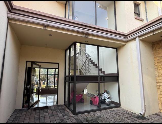 4 BEDROOM HOUSE FOR SALE IN BLUE VALLEY GOLF ESTATE